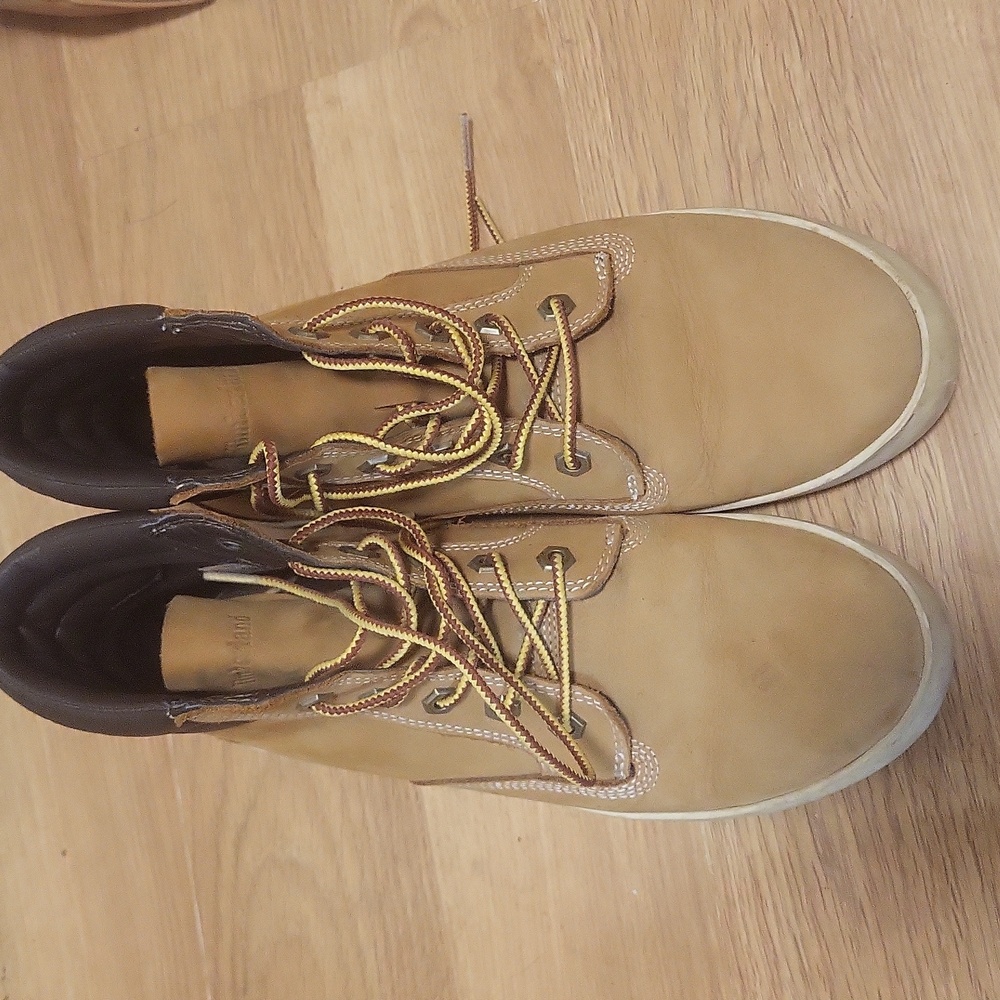 Timberland “ Dausette sneaker boot wheat nubuck ” Womens size 9 US